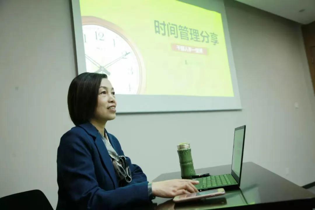hjc888ƽǹѧԺ4.jpg